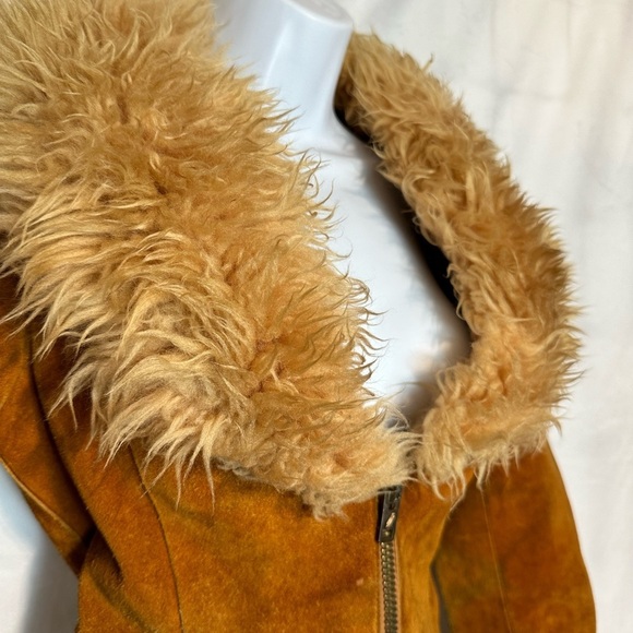 Sears Vintage Suede Fur Coat: A Timeless Piece for the Classic Fashionis… - Picture 4 of 15